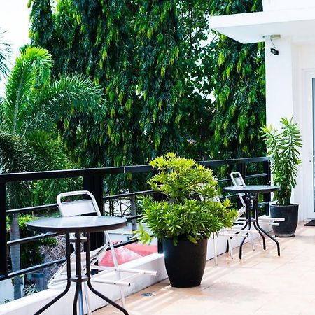 Be-Ing Suites Davao City Buitenkant foto