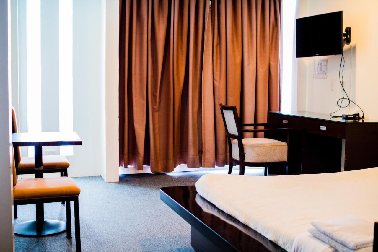 Be-Ing Suites Davao City Buitenkant foto