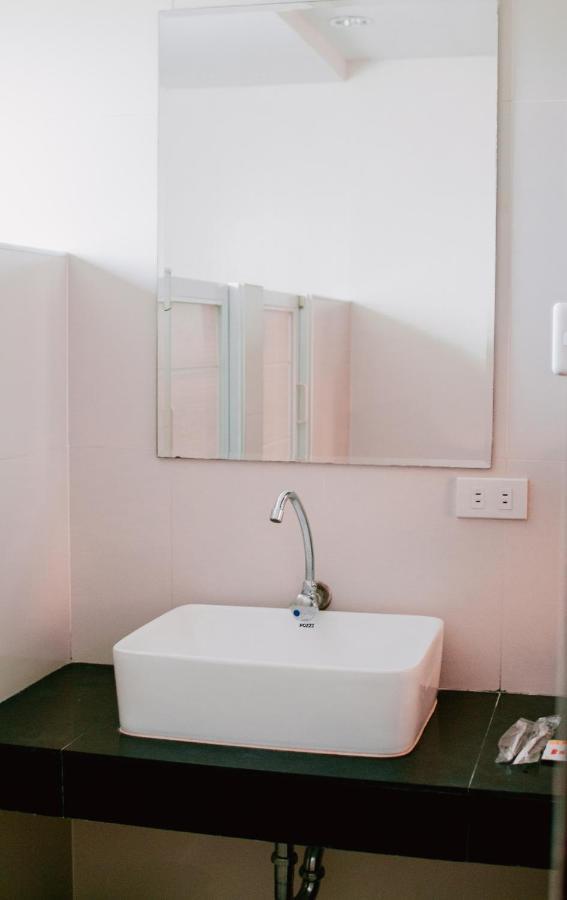 Be-Ing Suites Davao City Buitenkant foto