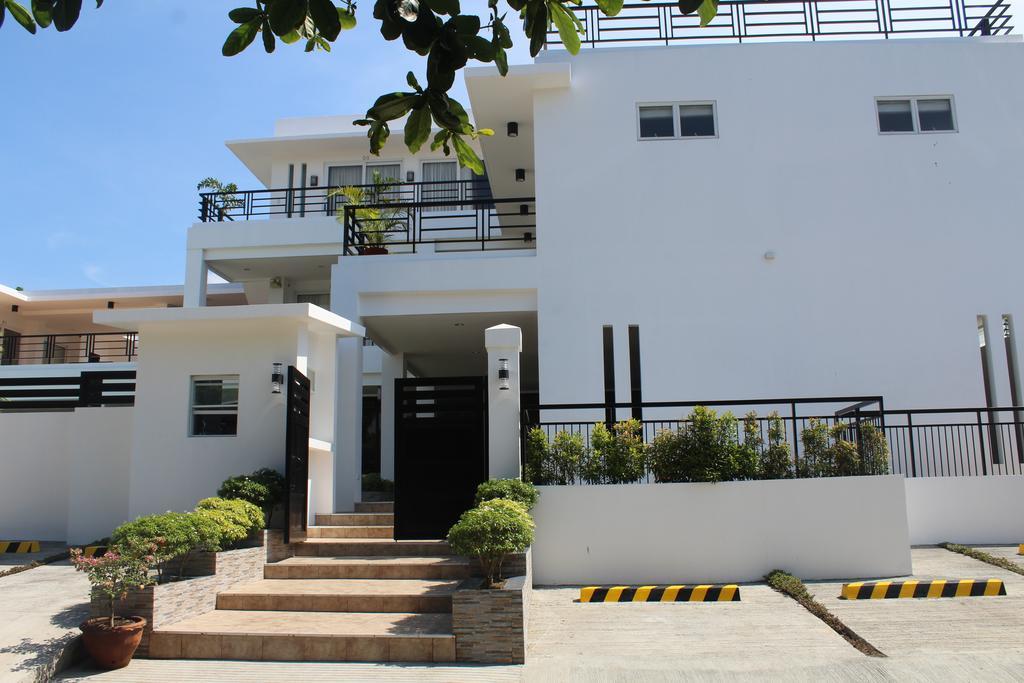 Be-Ing Suites Davao City Buitenkant foto