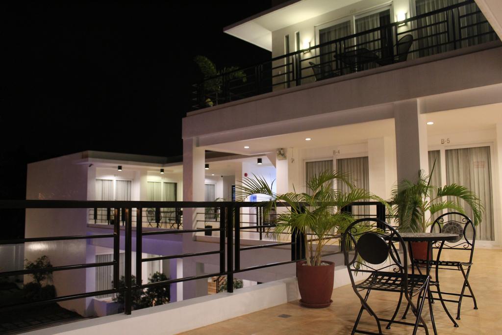 Be-Ing Suites Davao City Buitenkant foto