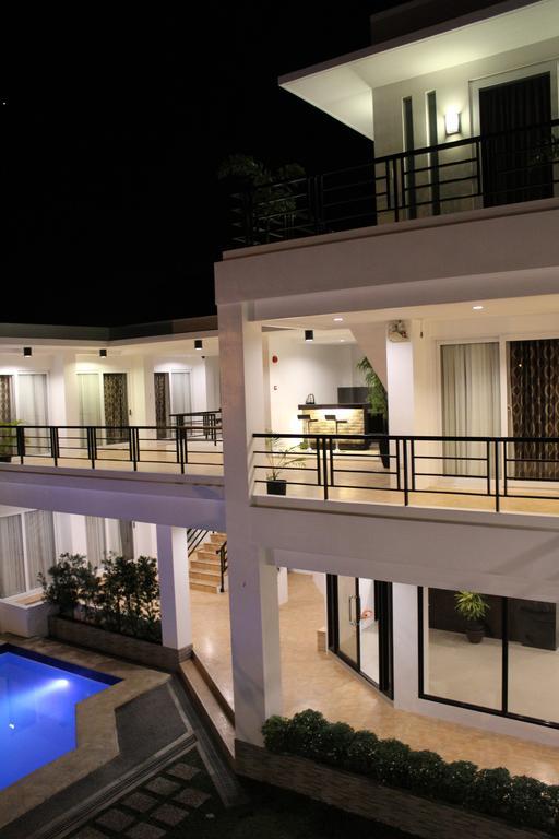 Be-Ing Suites Davao City Buitenkant foto