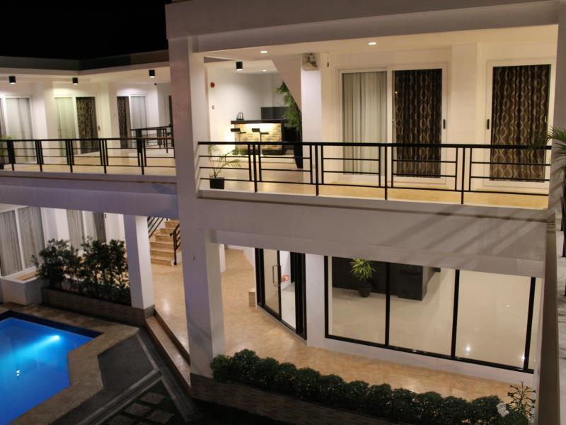 Be-Ing Suites Davao City Buitenkant foto
