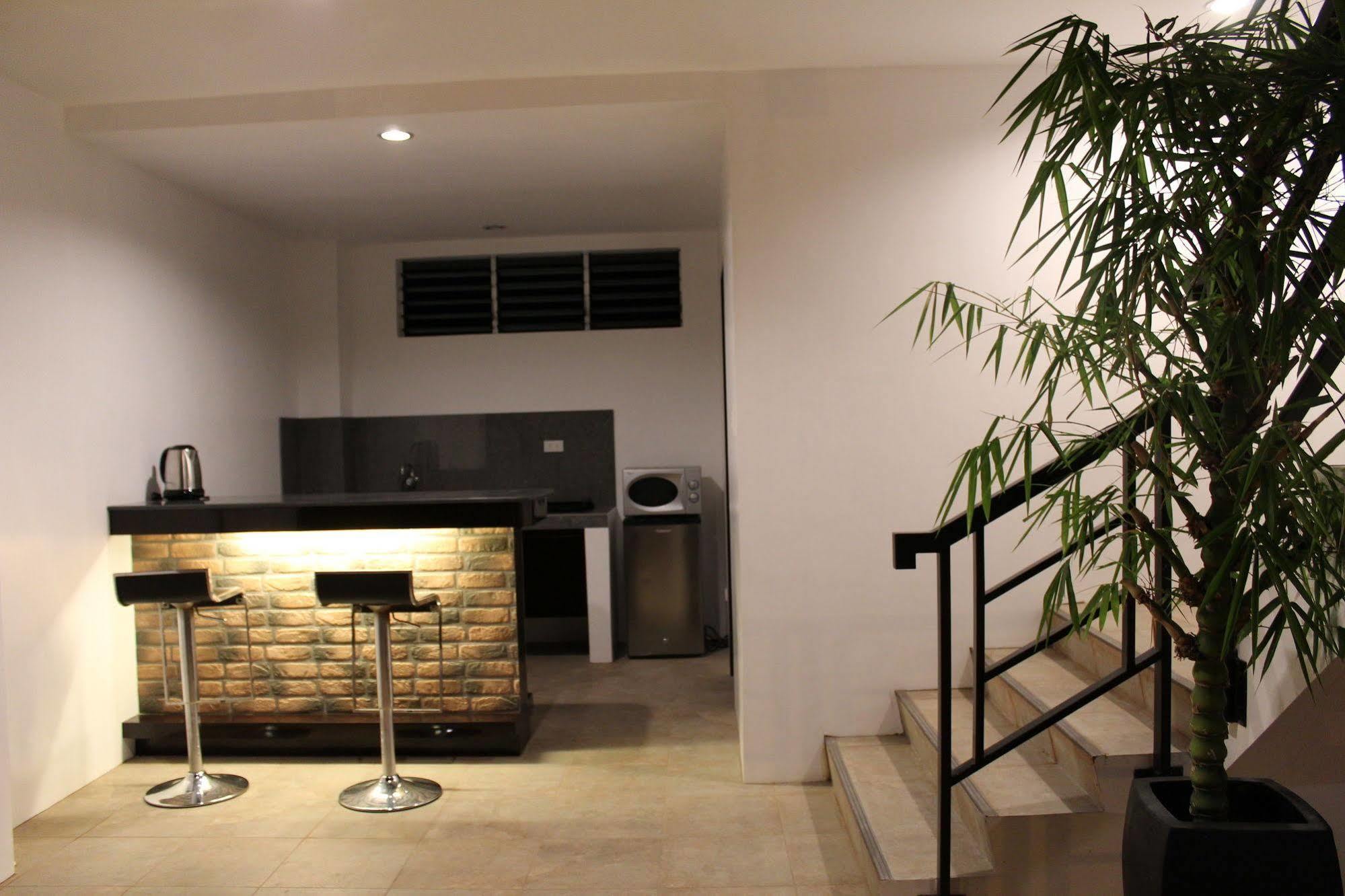 Be-Ing Suites Davao City Buitenkant foto