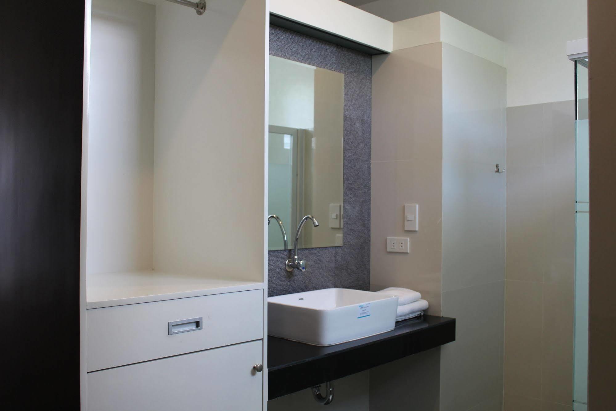 Be-Ing Suites Davao City Buitenkant foto