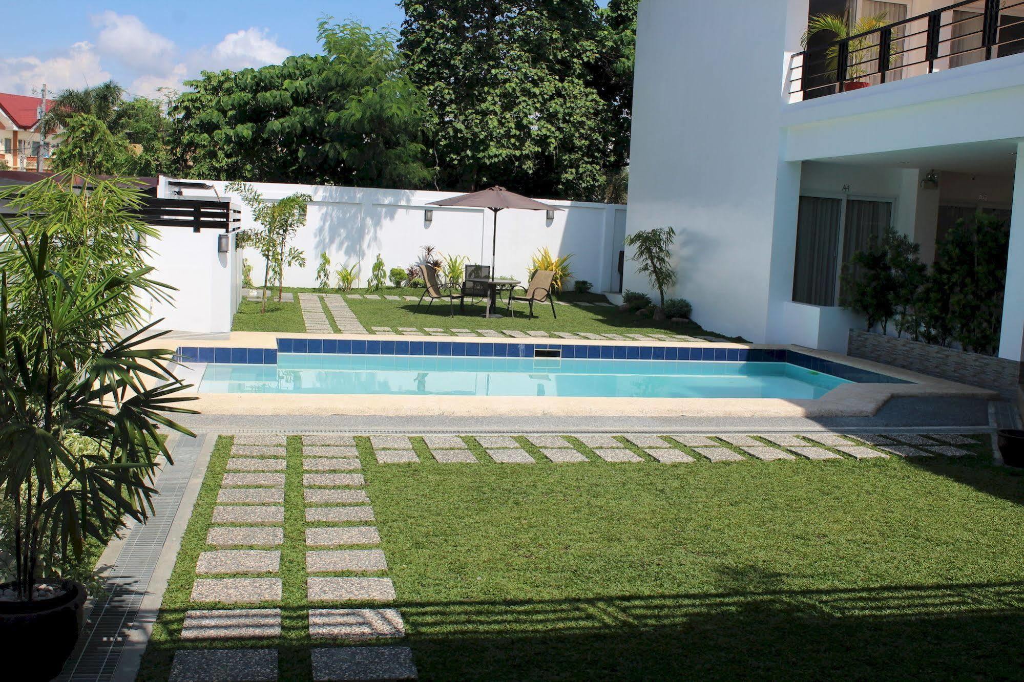 Be-Ing Suites Davao City Buitenkant foto