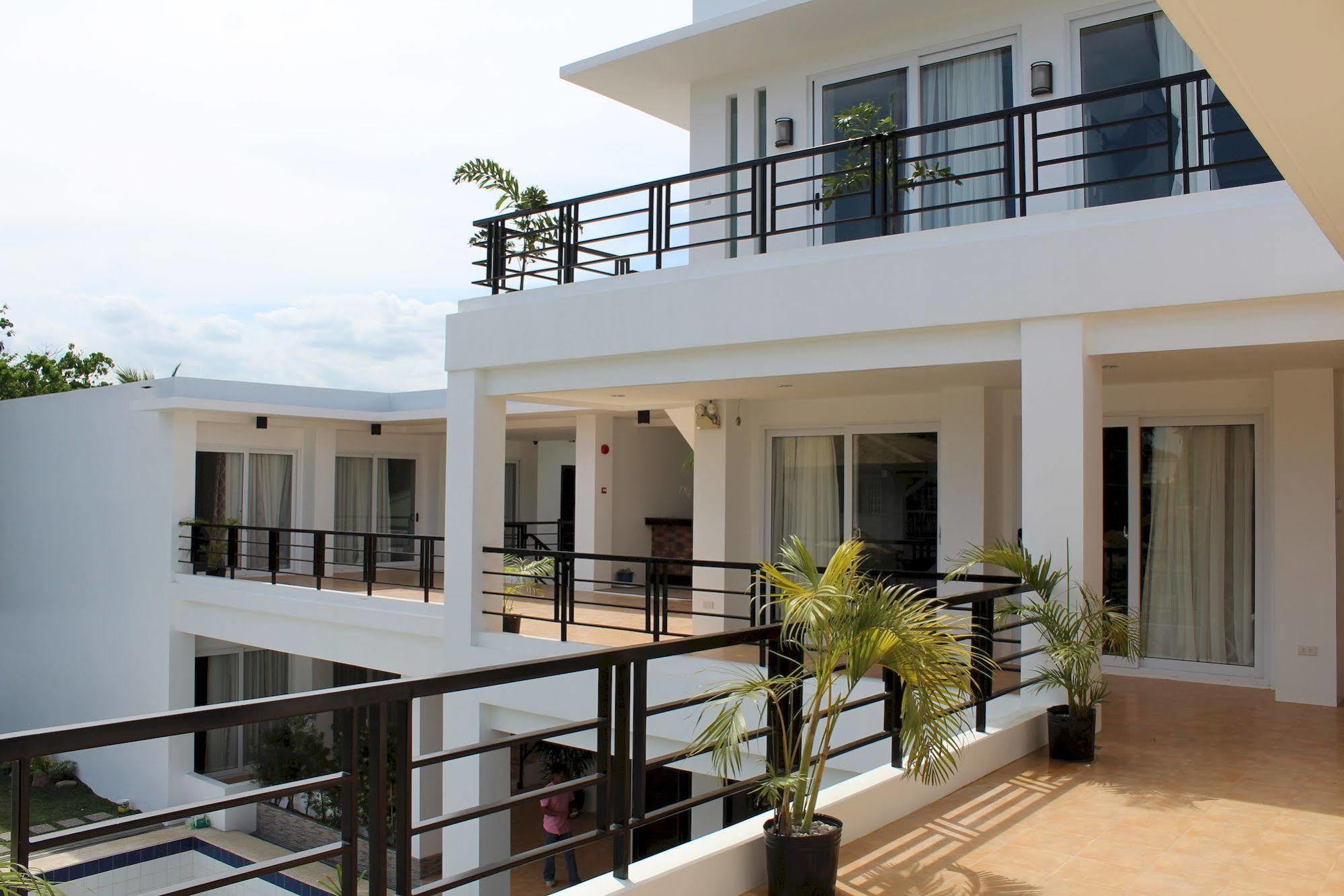 Be-Ing Suites Davao City Buitenkant foto