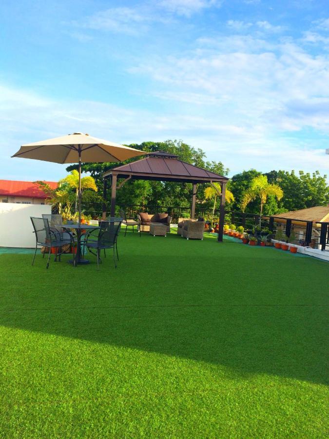 Be-Ing Suites Davao City Buitenkant foto